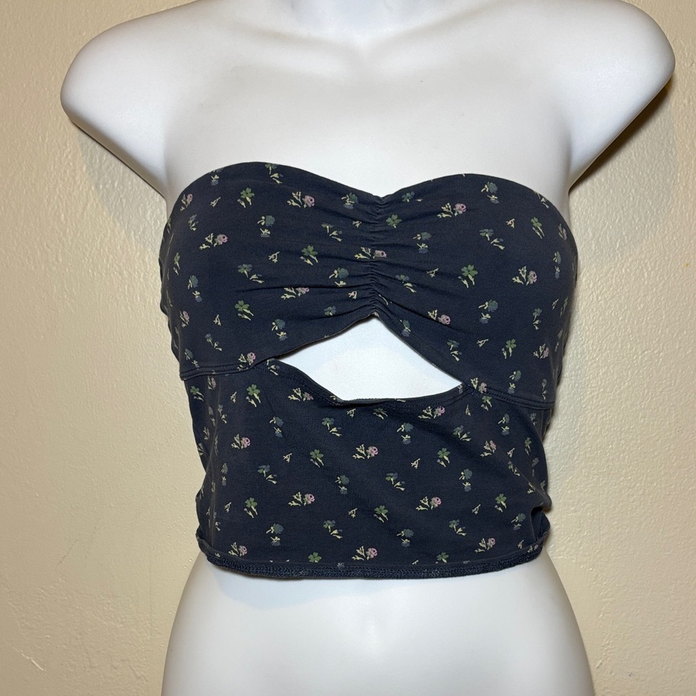 Silence + Noise Black Floral Cutout Crop Top